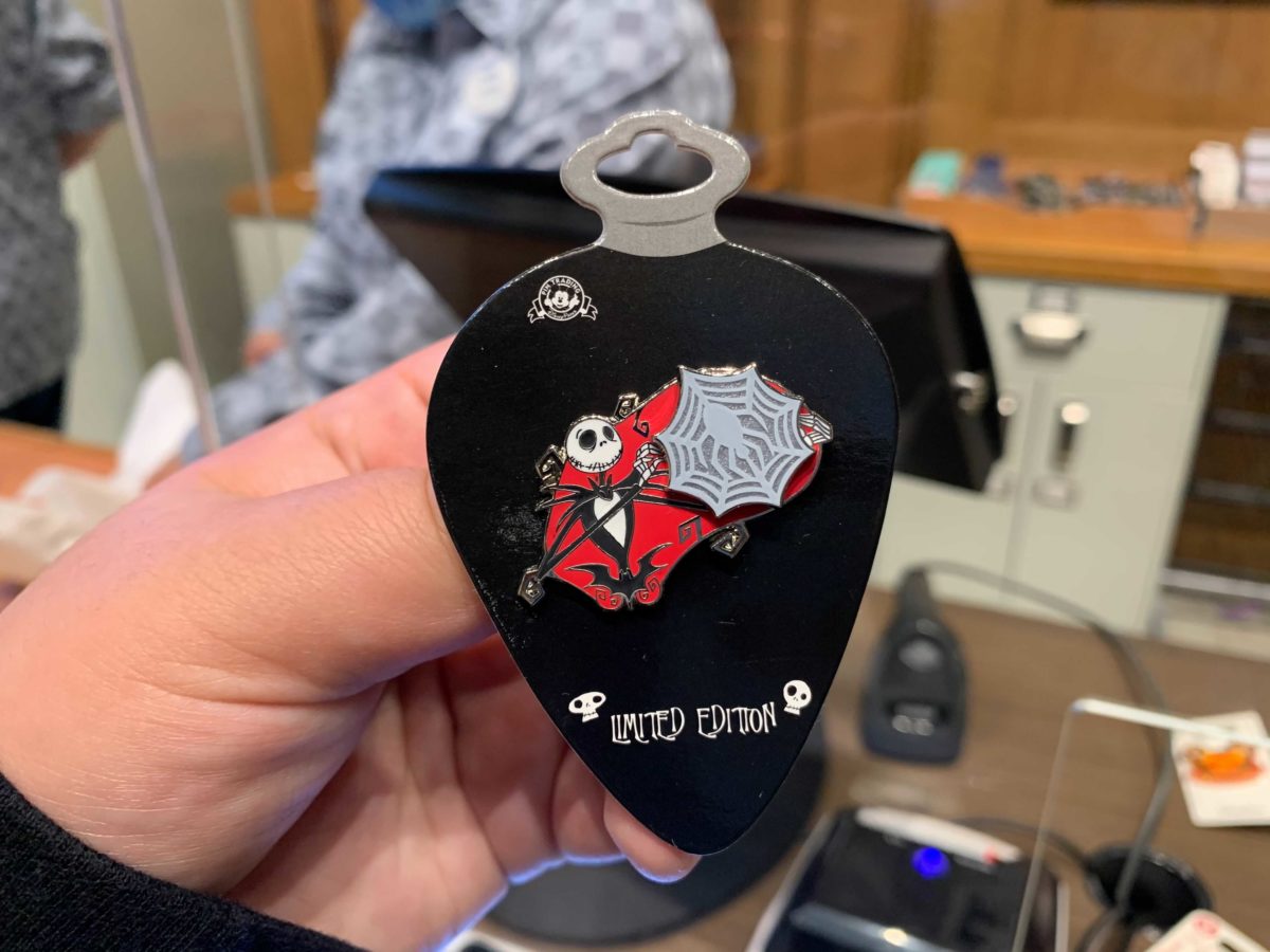 disneyland-holiday-pins-9