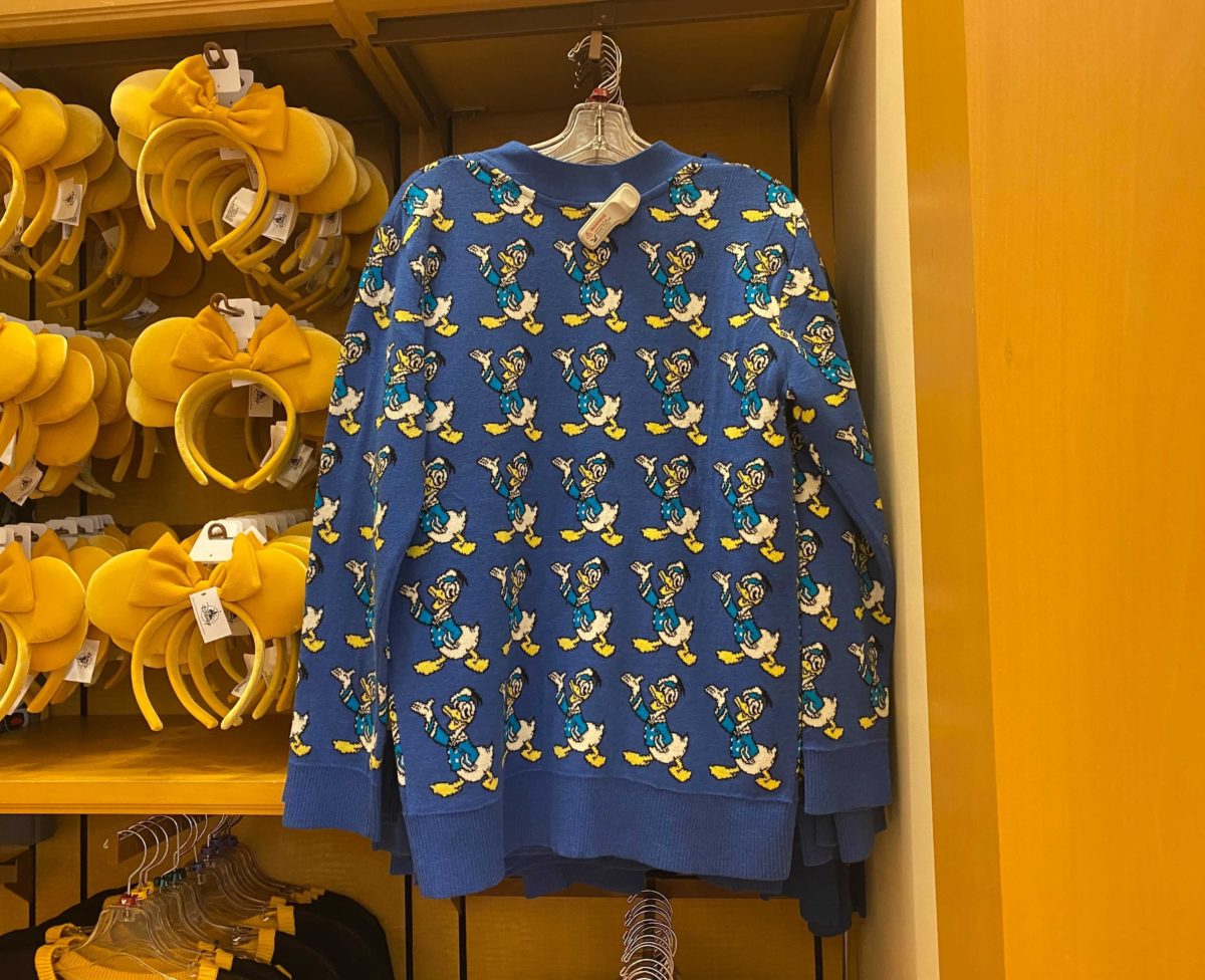 sweater donald duck