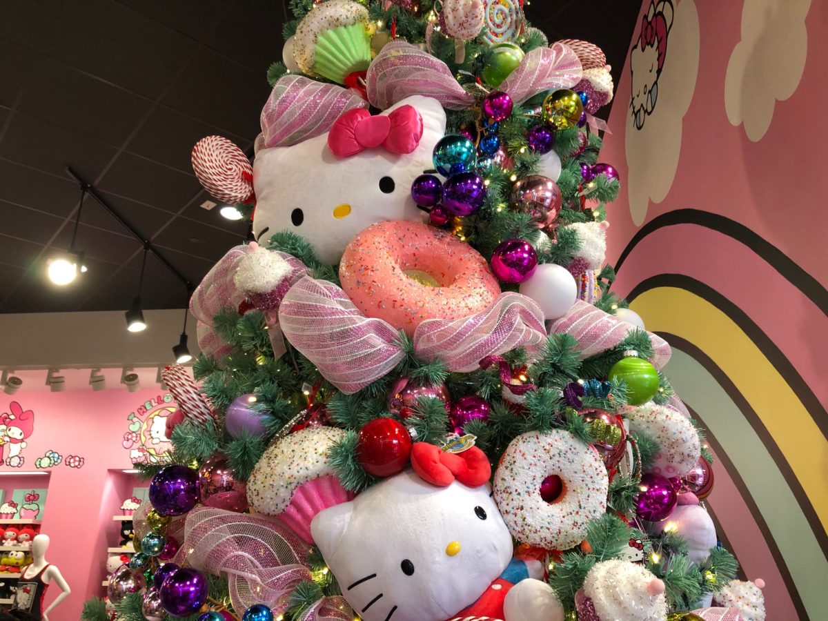 hello-kitty-christmas-tree-11