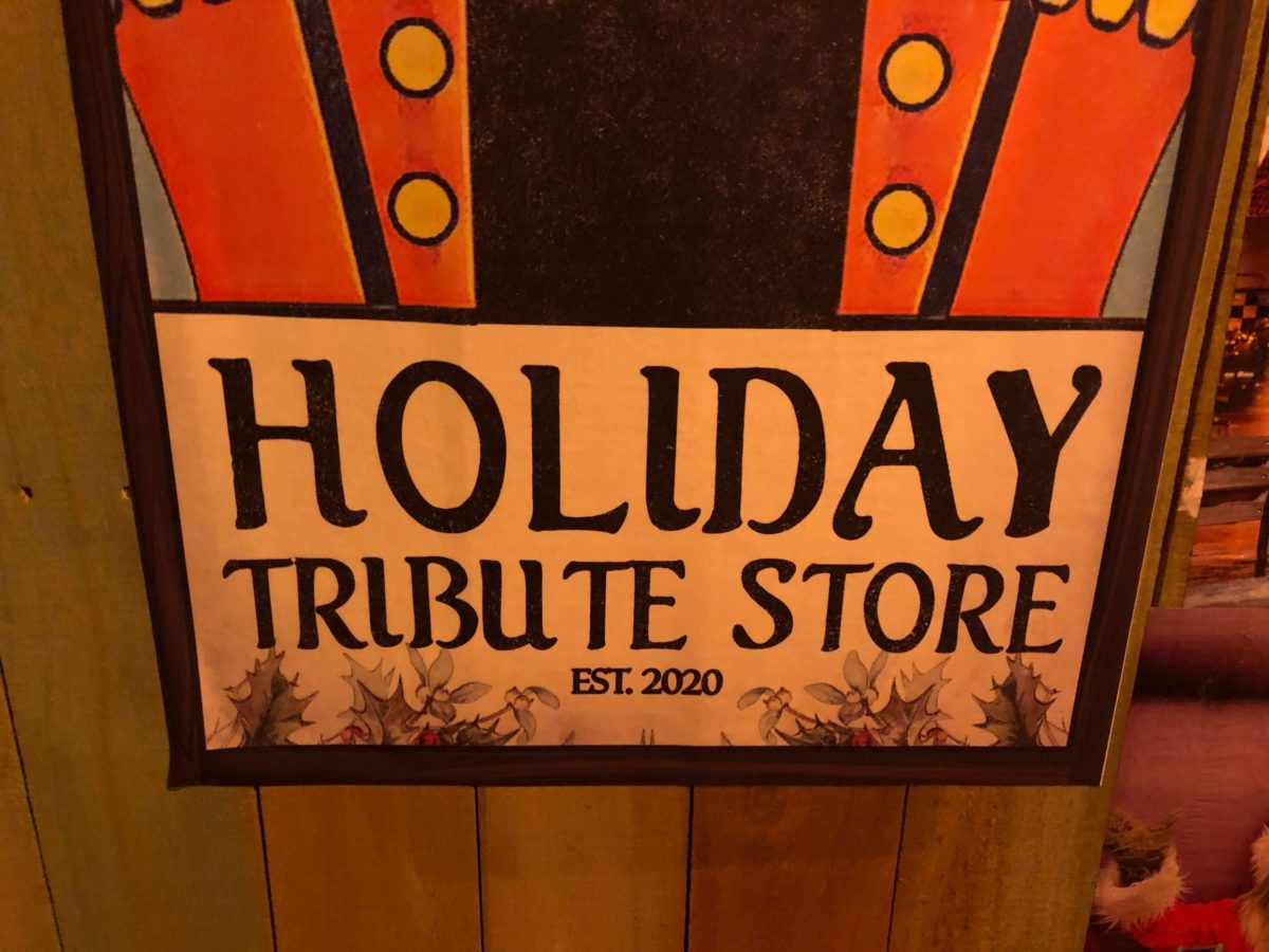 holiday-tribute-store-48