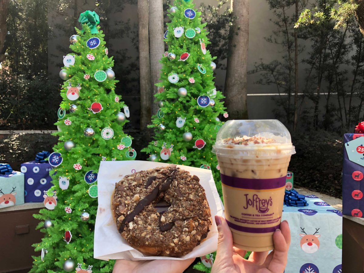 joffreys-caramel-tinsel-coffee-donut-5-4074091