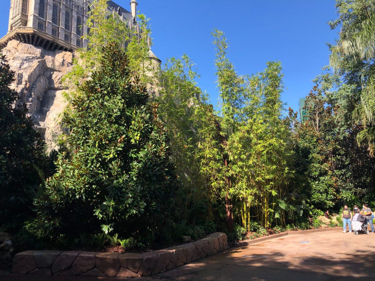 jurassic-park-hogwarts-walls-down-7