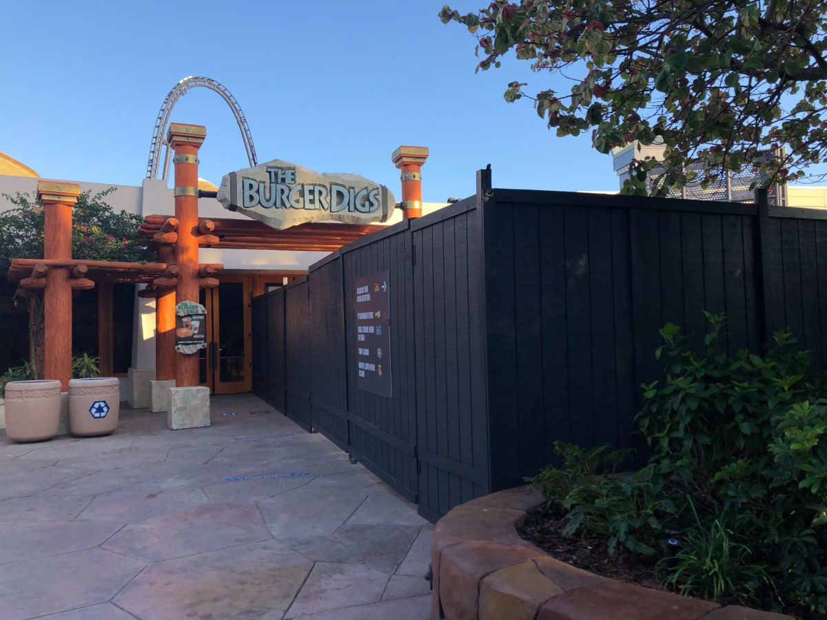 jurassic-world-velocicoaster-construction-update-11-2-2020-15-8431747