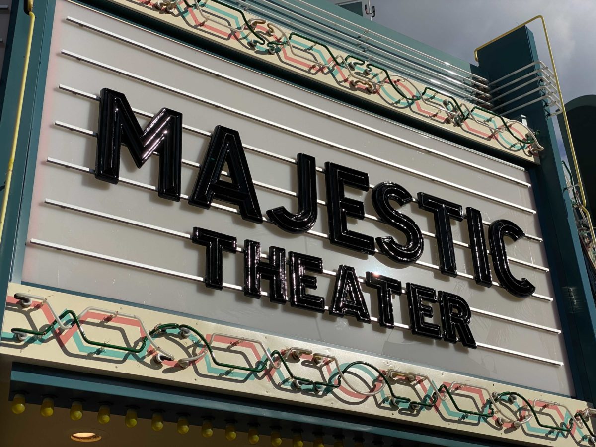 majestic-theater-legends-of-hollywood-marquee-remodel_10