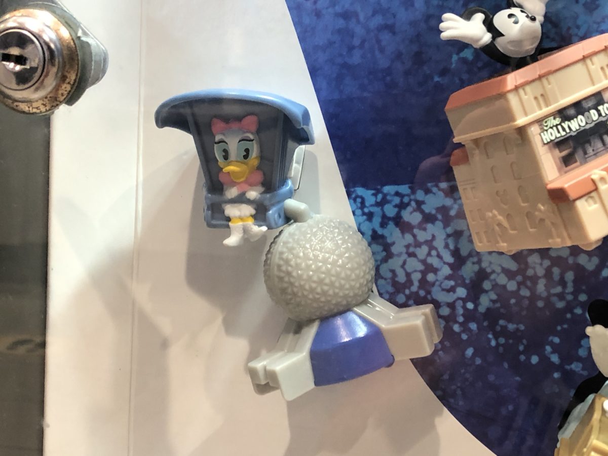 mcdonalds-walt-disney-world-toys-display-nov-2020_10