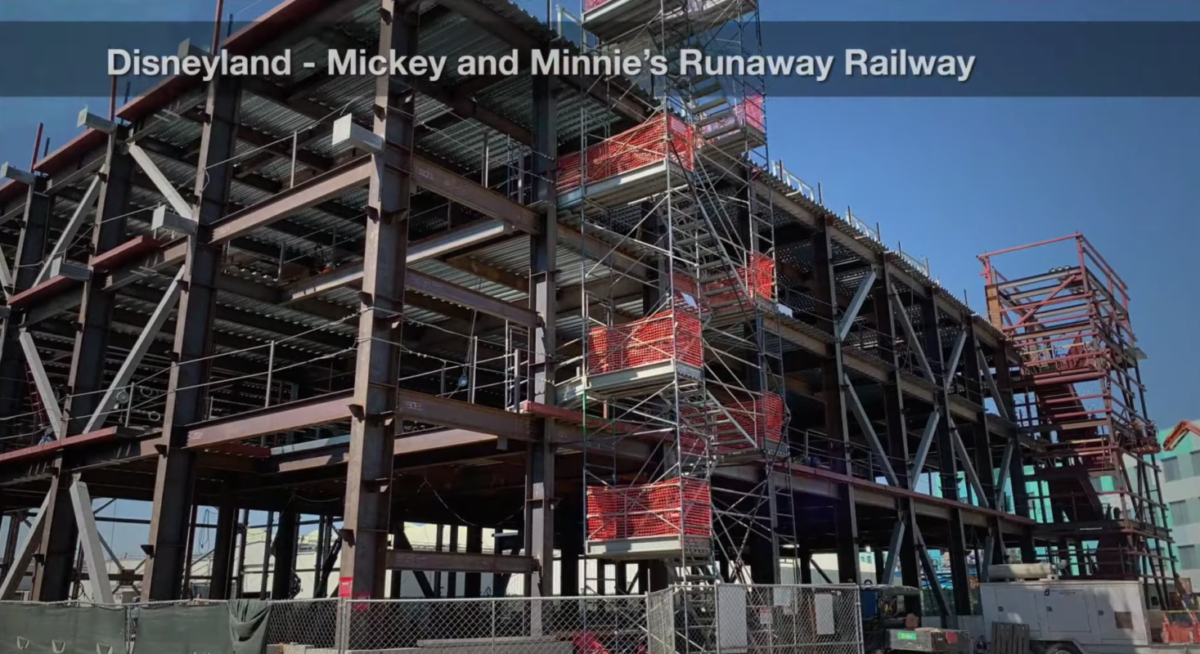 mickey-and-minnies-runaway-railway-disneyland-construction