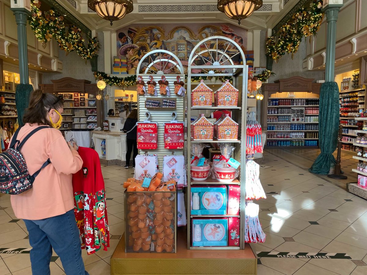 mk-christmas-merchandise-emporium-2020_2