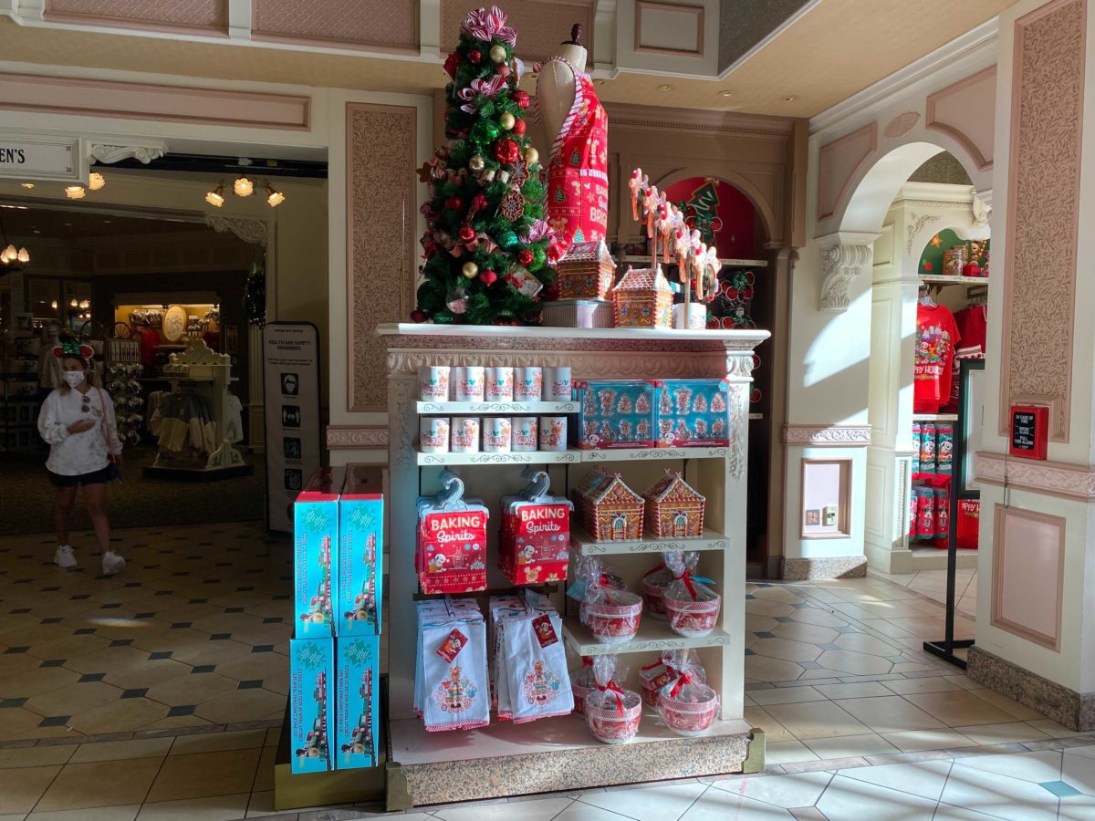 mk-christmas-merchandise-emporium-2020_7