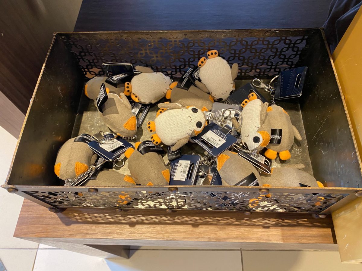 galaxy's edge shoulder porg