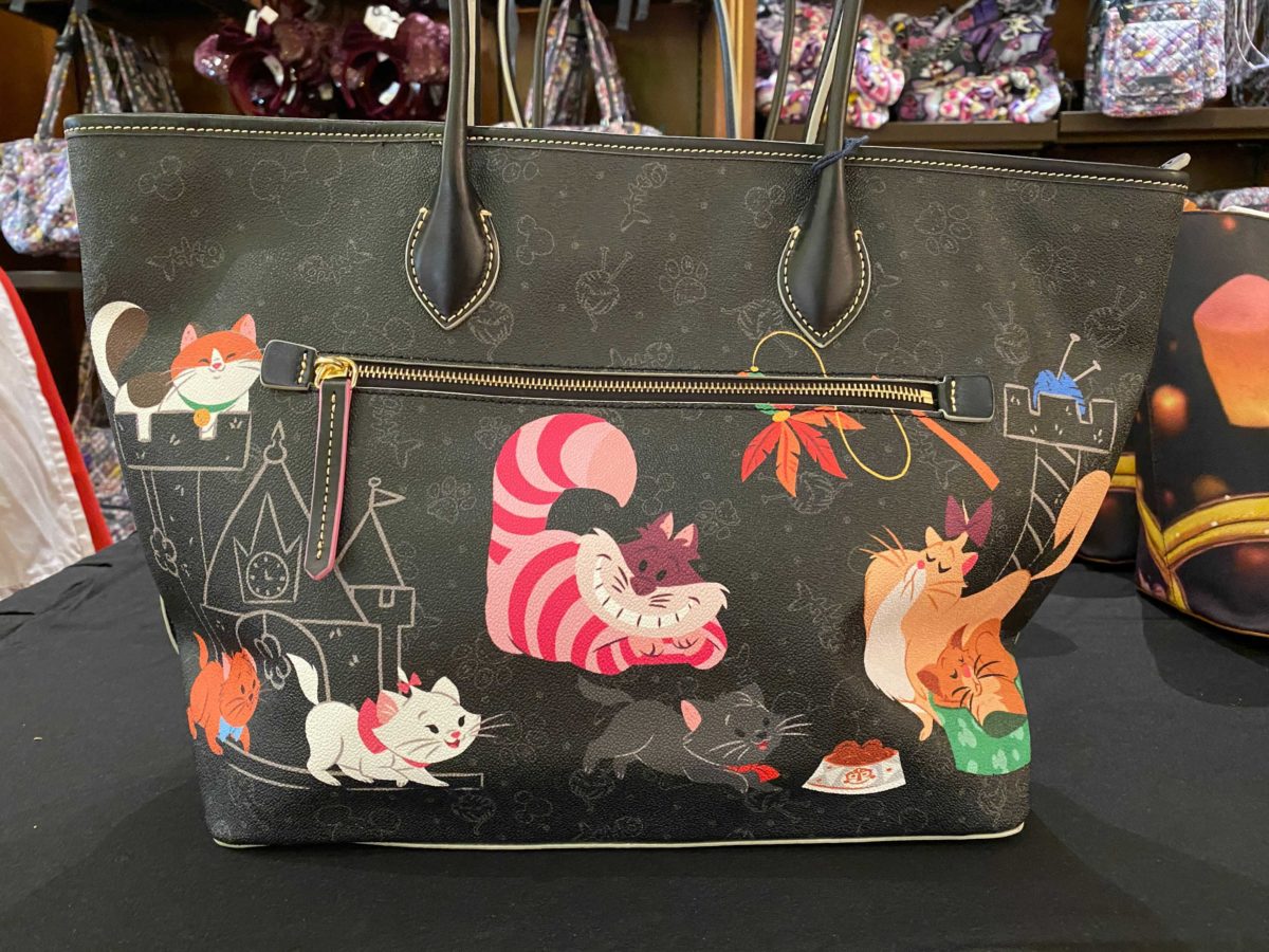 reigning-cats-and-dogs-dooney-and-bourke-23