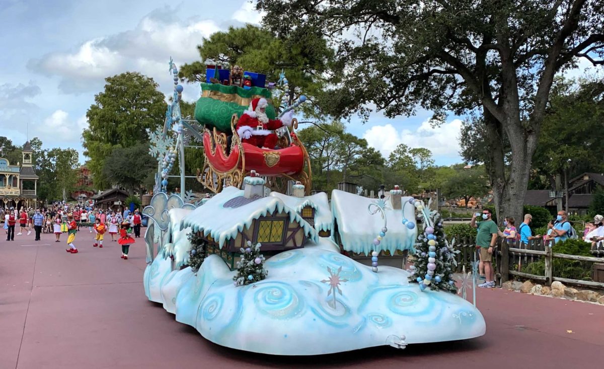 santas-christmas-cavalcade-magic-kingdom-2020_6