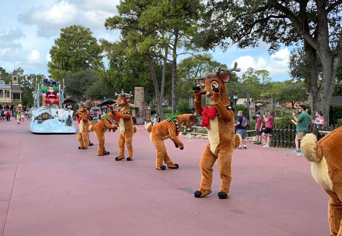 santas-christmas-cavalcade-magic-kingdom-2020_8