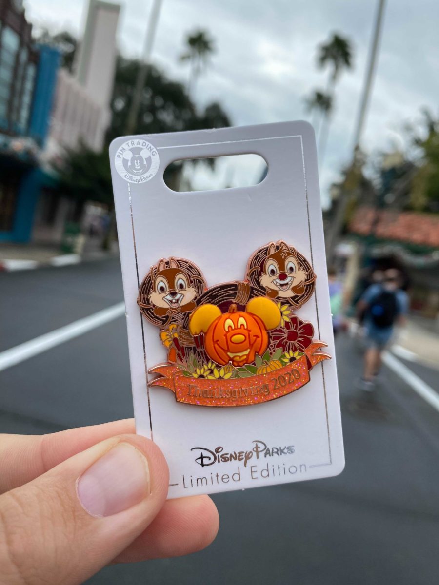 thanksgiving-christmas-countdown-pins-2020-le_1-2669519