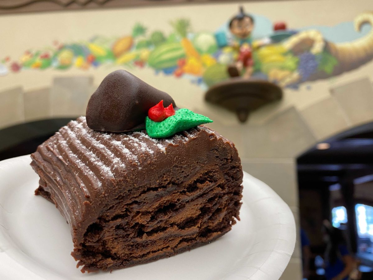 yuletide-wishes-chocolate-cake-1