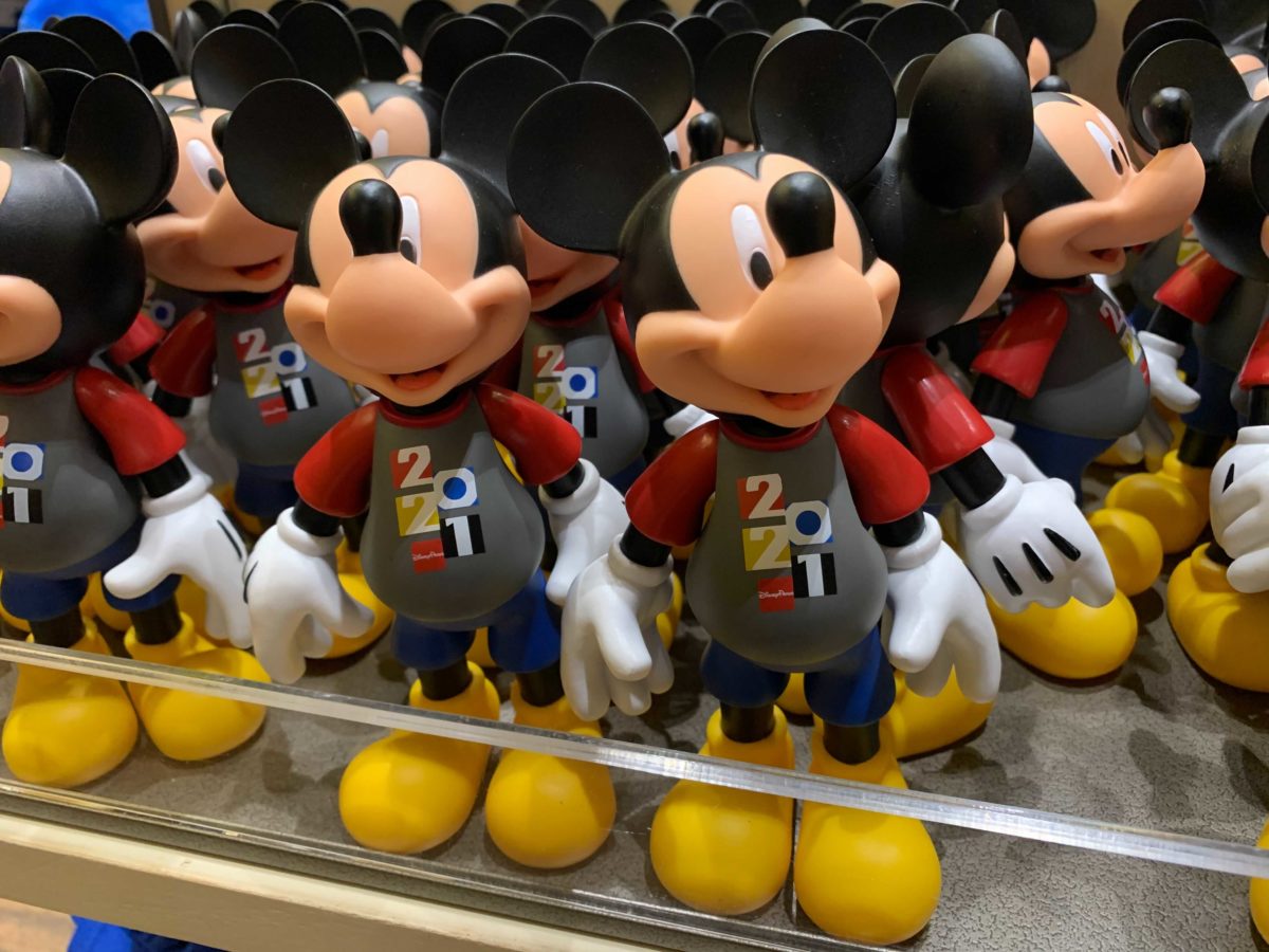 2021-merchandise-disneyland-resort-2020-12-11t141442-313