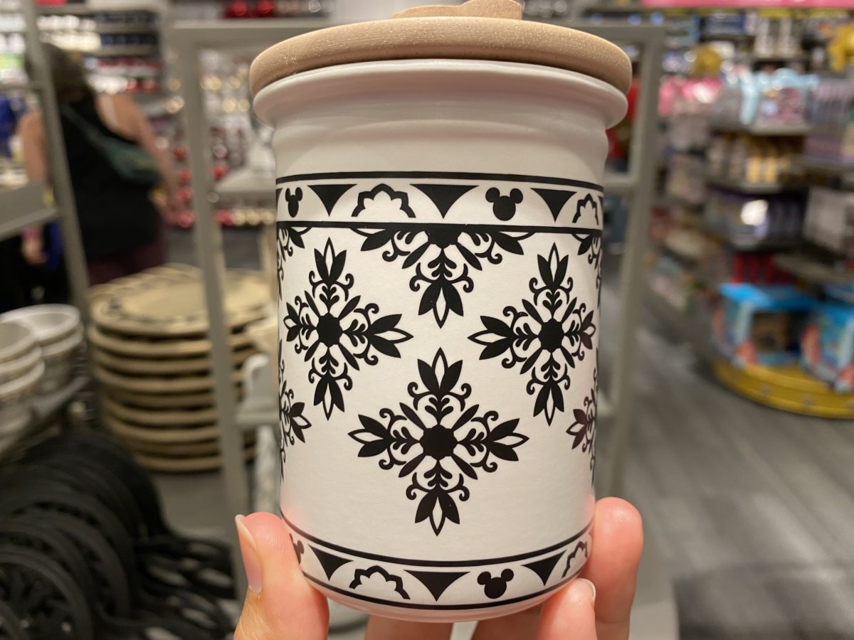 candle-hidden-mickey-homestead-merchandise-epcot-12212020-8995498