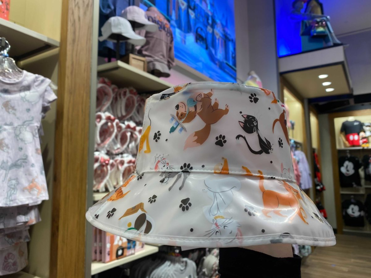 cats-and-dogs-rain-hat-4