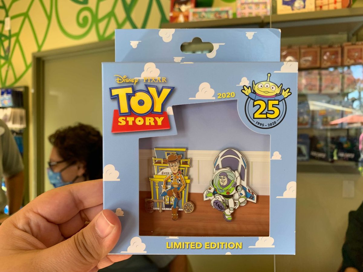 disneyland-pins-december-2020-0