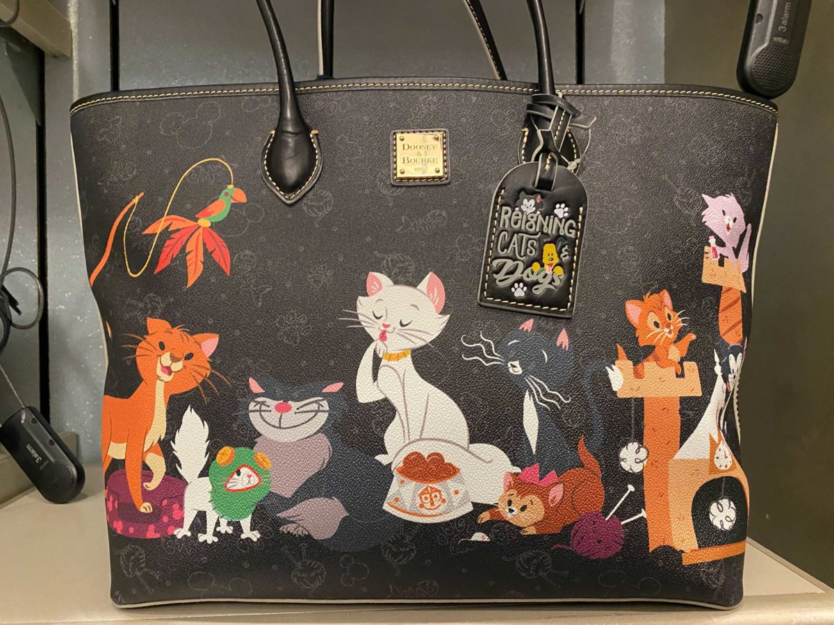 dooney-and-bourke-reigning-cats-handbag-4