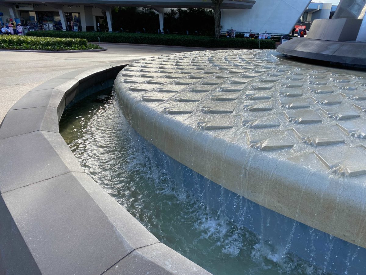 epcot-main-entrance-fountain-pylons-full-reveal_3