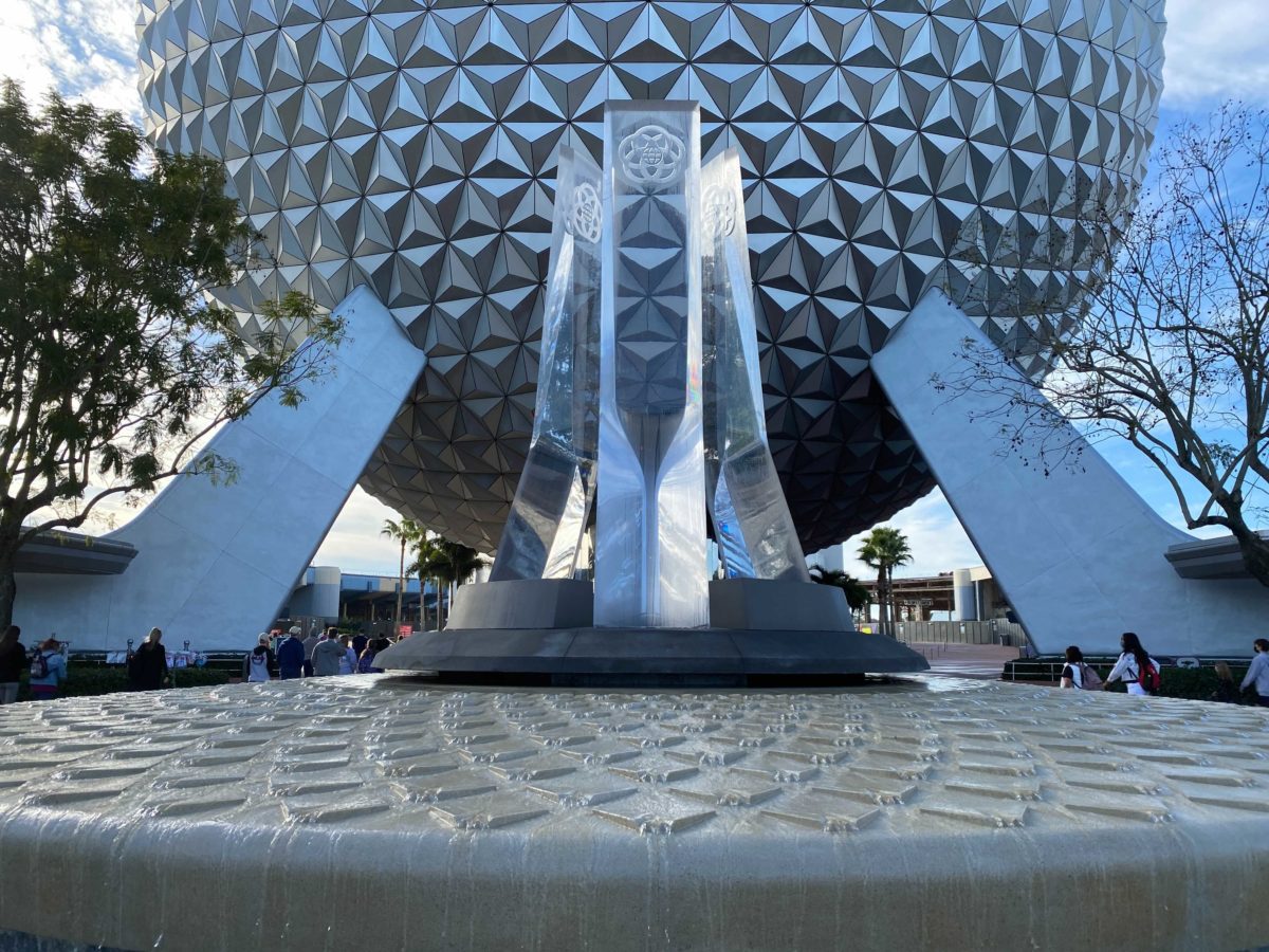 epcot-main-entrance-fountain-pylons-full-reveal_8