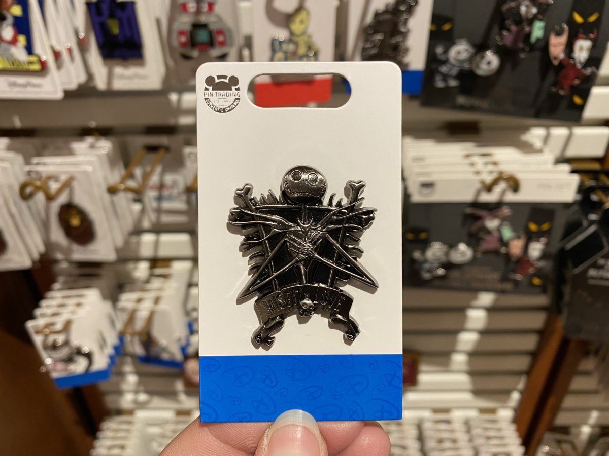nightmare-before-christmas-misfit-love-open-edition-pin-magic-kingdom-12092020-9000222