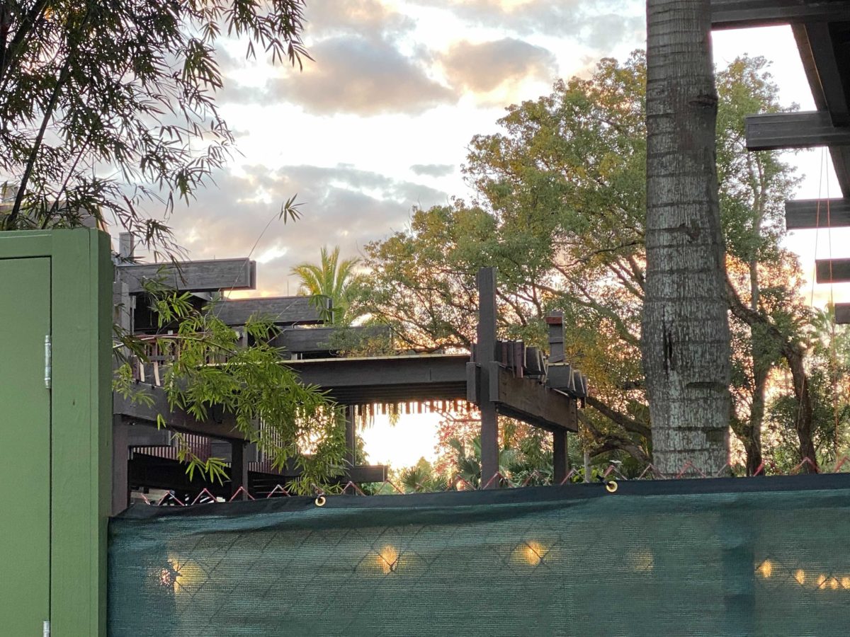 polynesian-village-monorail-platform-construction-27-2930282