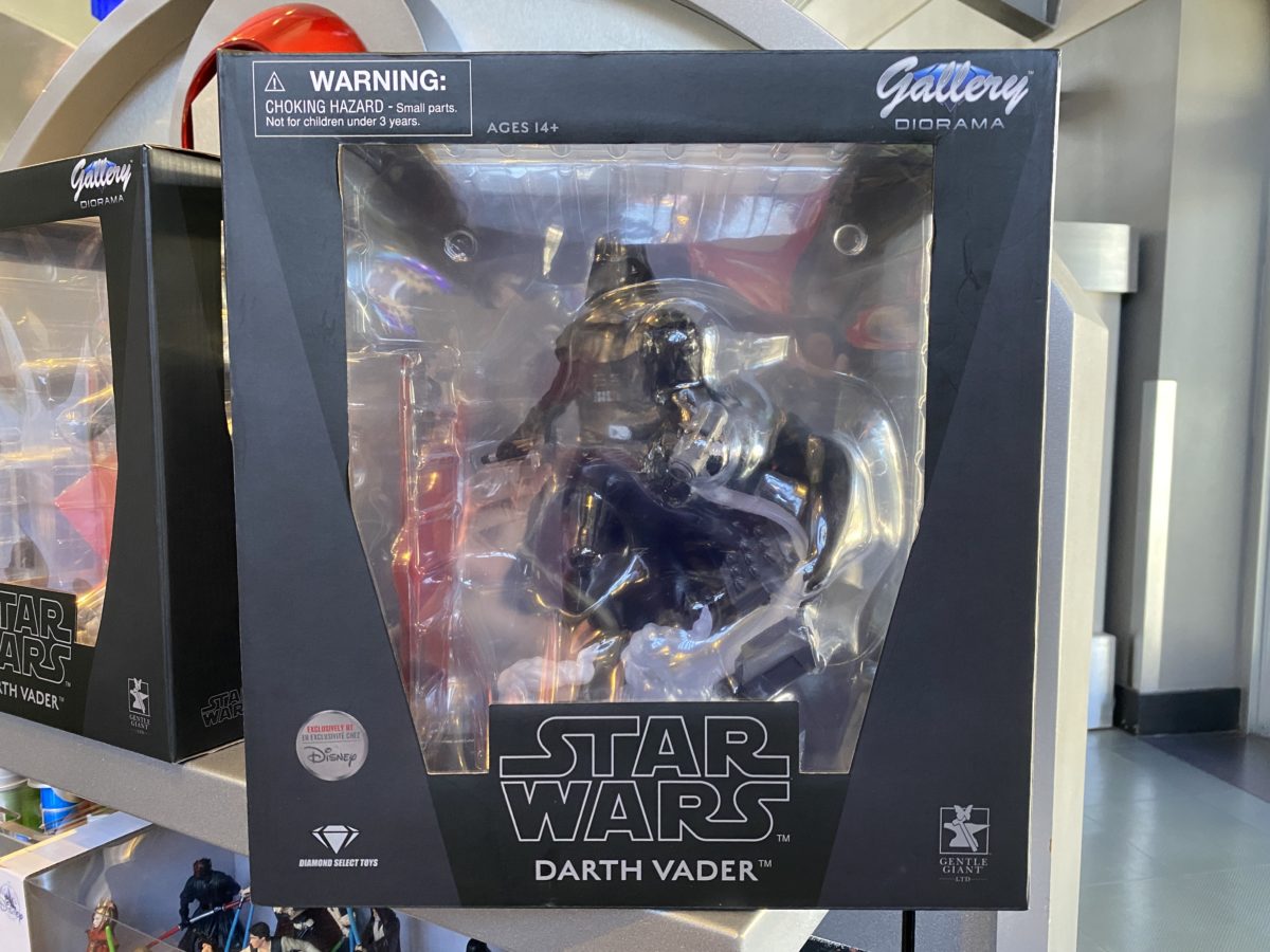 star-wars-darth-vader-pvc-diorama-front-magic-kingdom-12232020-5638387