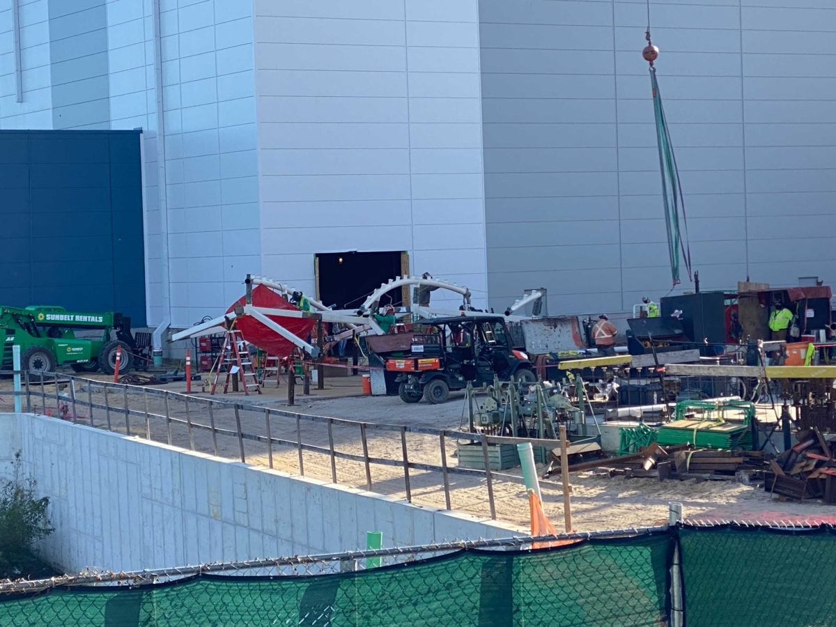tron-lightcycle-run-construction-10