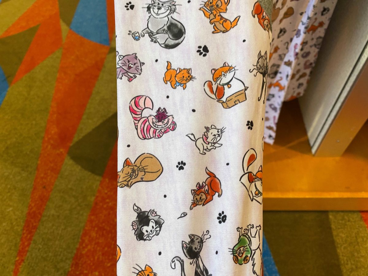dogs-and-cats-merch-12-2