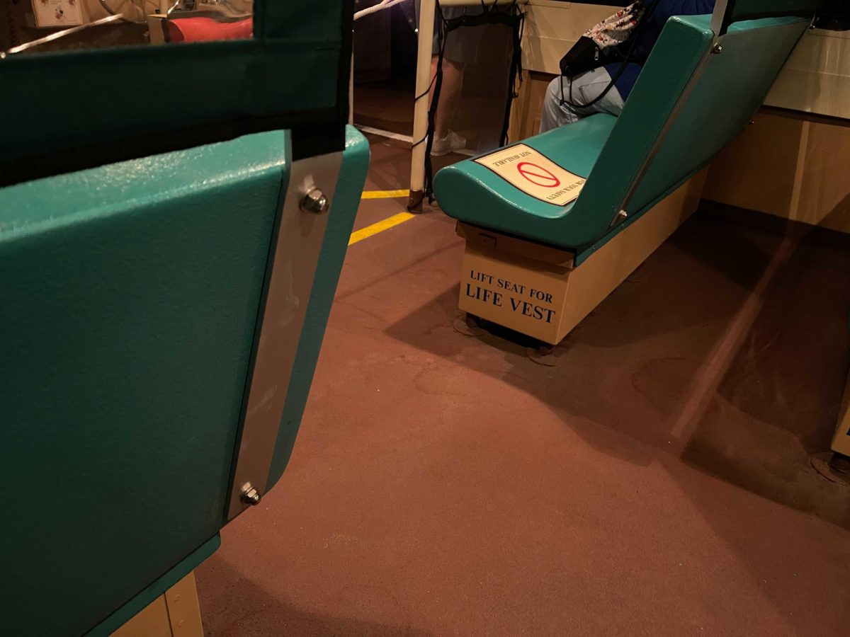 epcot-boats-plexiglass-2