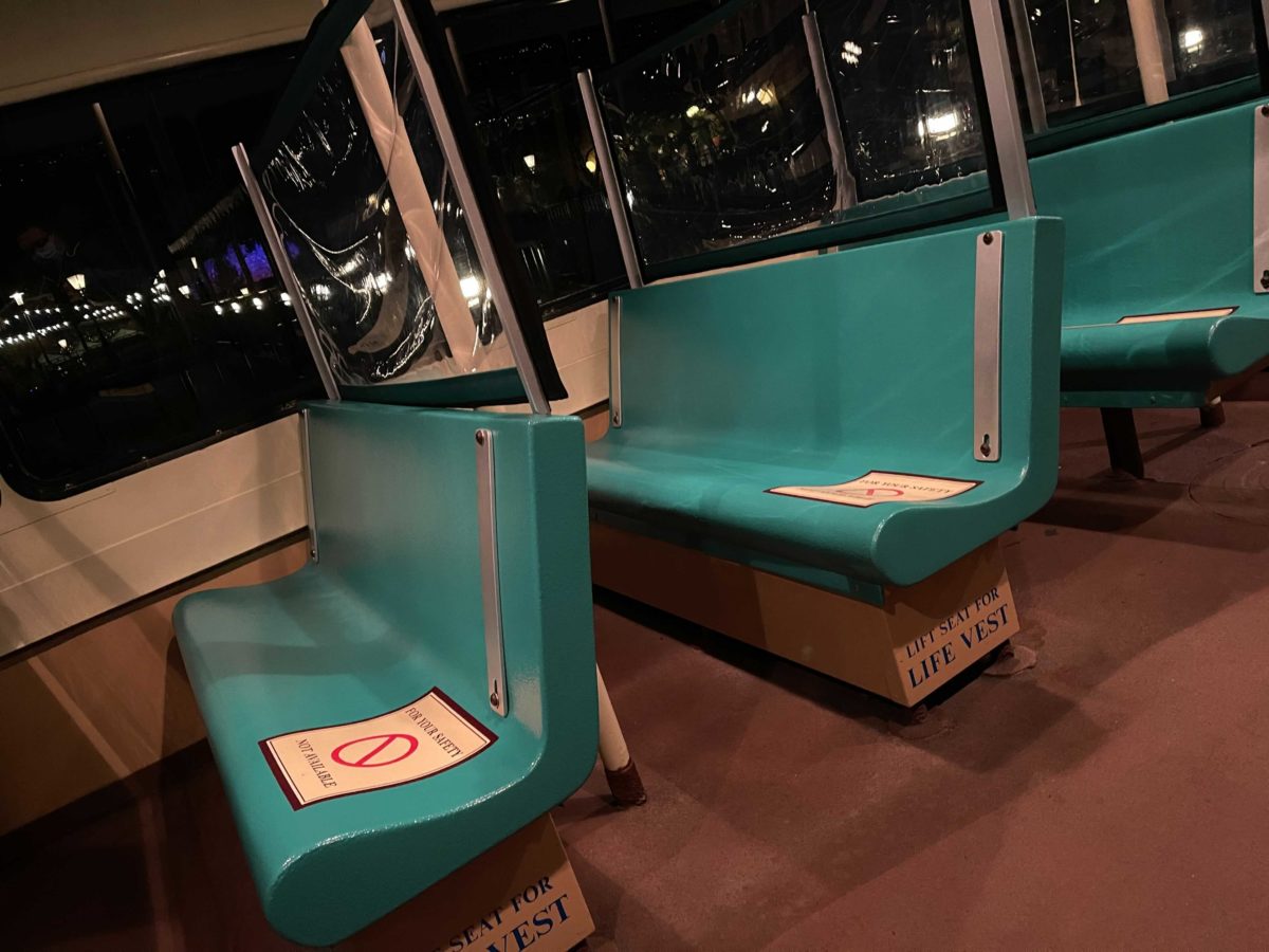 epcot-boats-plexiglass-3