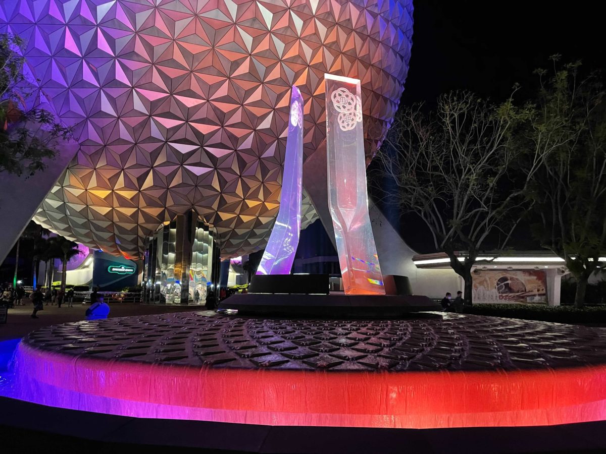 epcot-entrance-fountain-lit-up-night-49