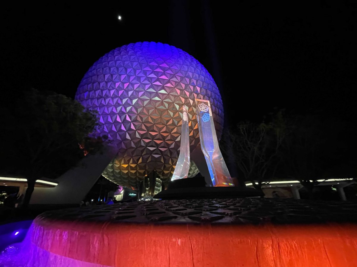 epcot-entrance-fountain-lit-up-night-53