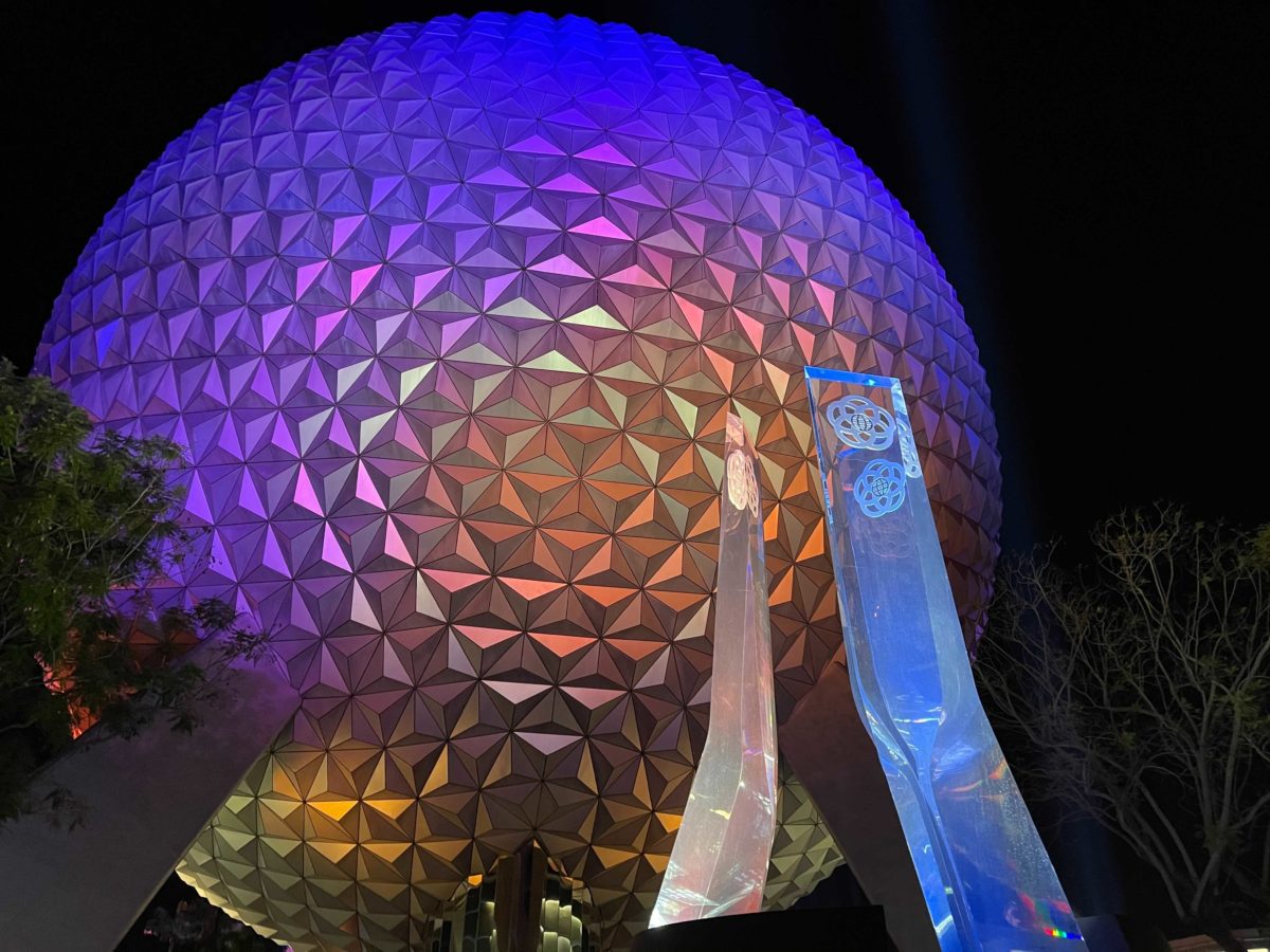epcot-entrance-fountain-lit-up-night-57