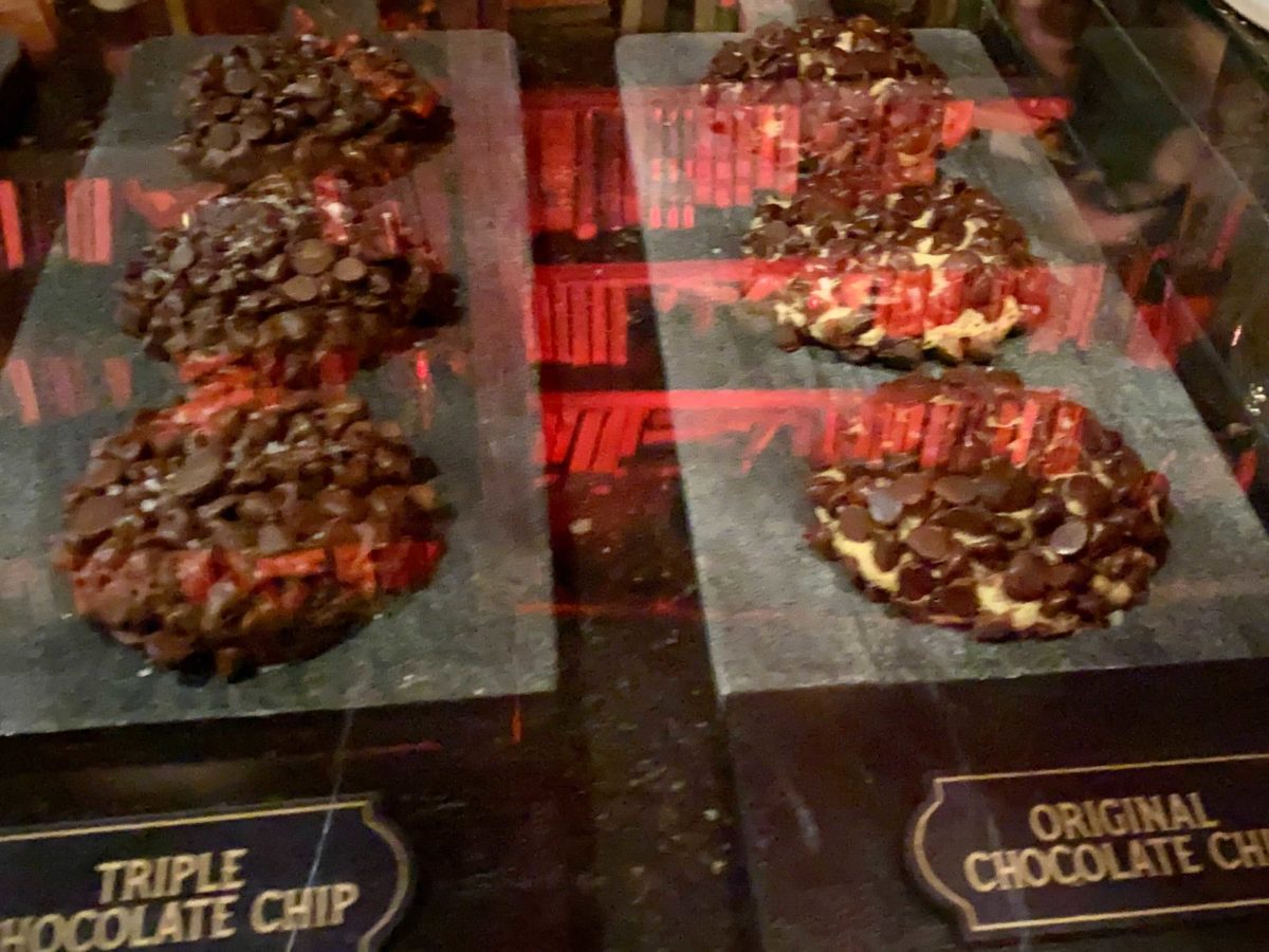 gideons-bakehouse-cookie-display_2