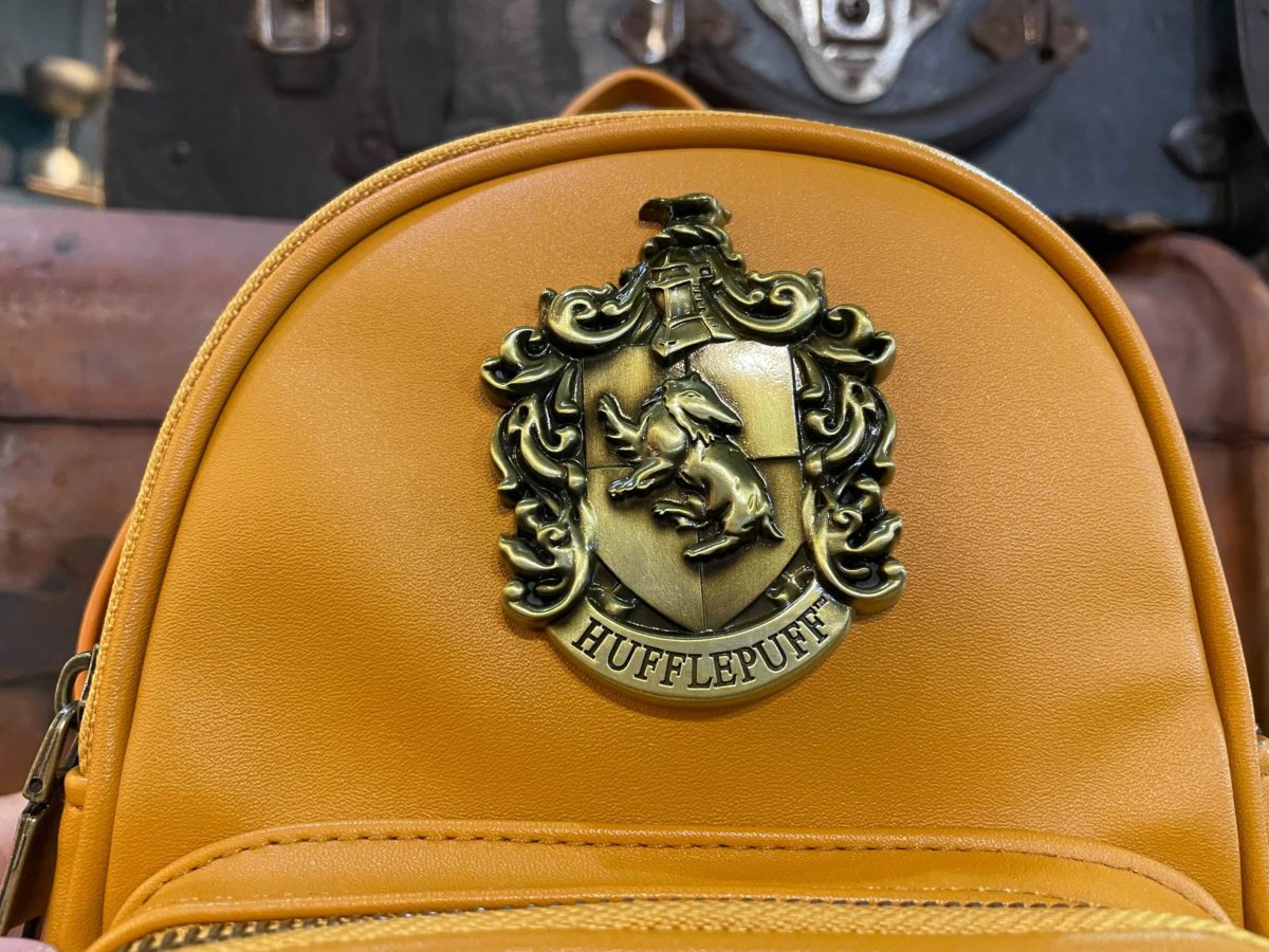 hogwarts-mini-backpacks-hufflepuff-2