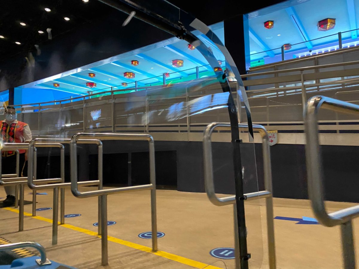 iasw-its-a-small-world-plexiglass-dividers-test-covid_6