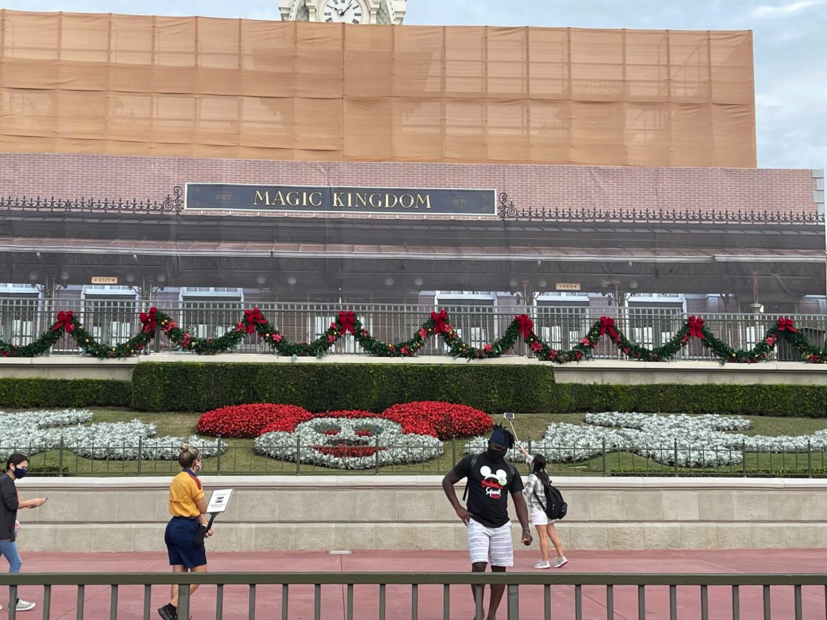 main-street-usa-train-station-themed-scrim-13