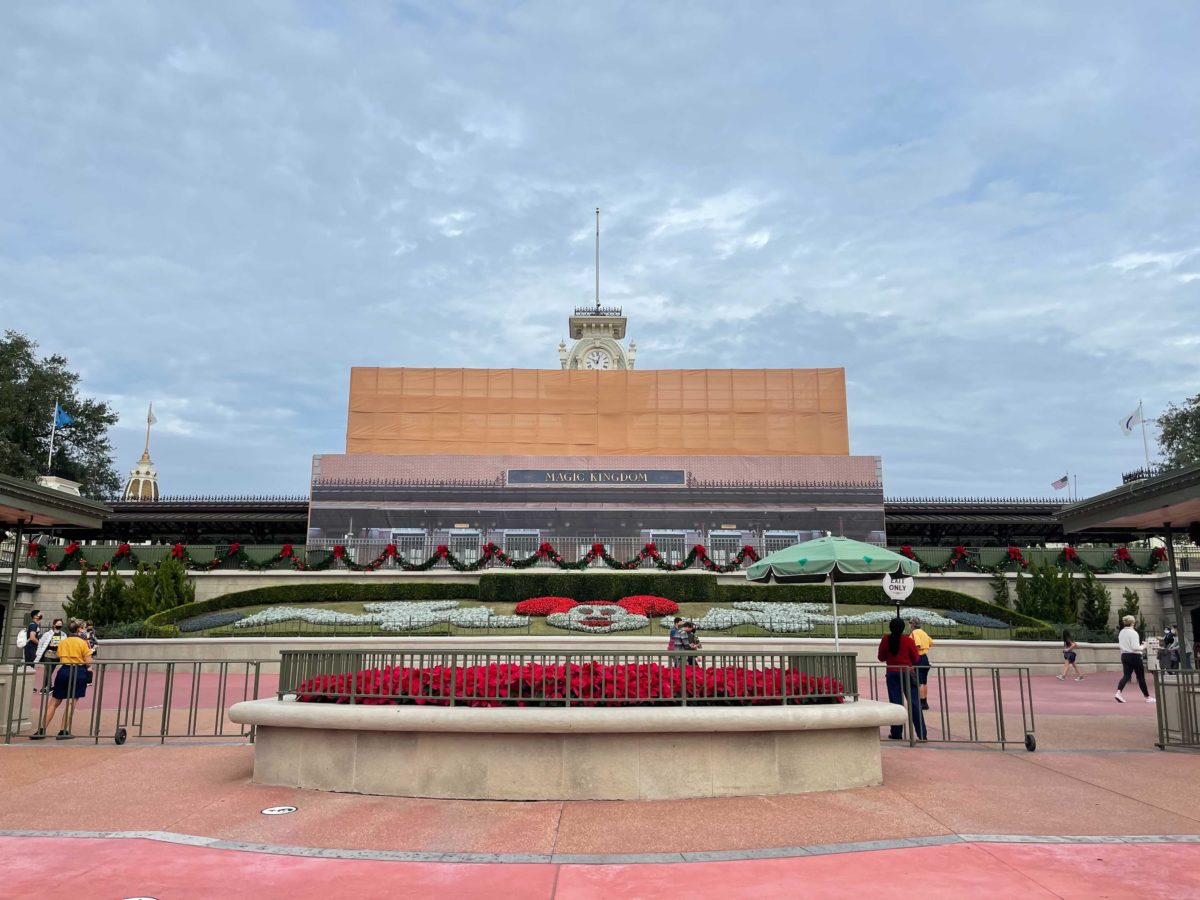 main-street-usa-train-station-themed-scrim-7