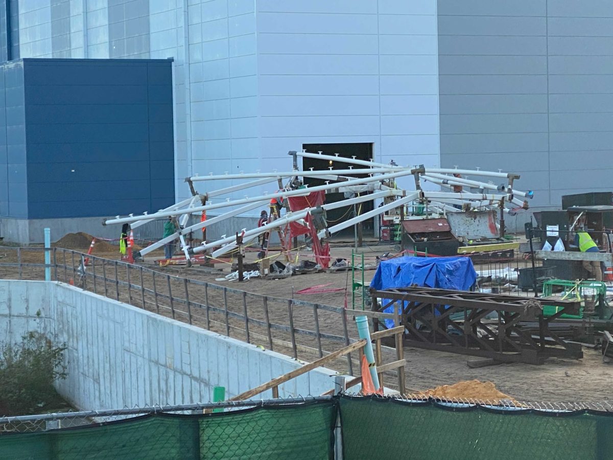 tron-lightcycle-run-construction-december-24-2020-8