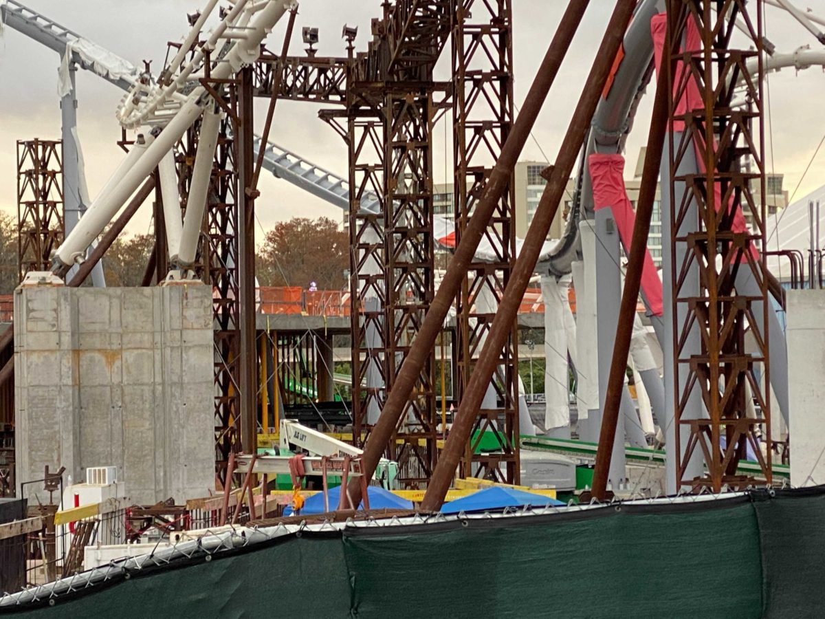 tron-lightcycle-run-construction-december-30-2020-9