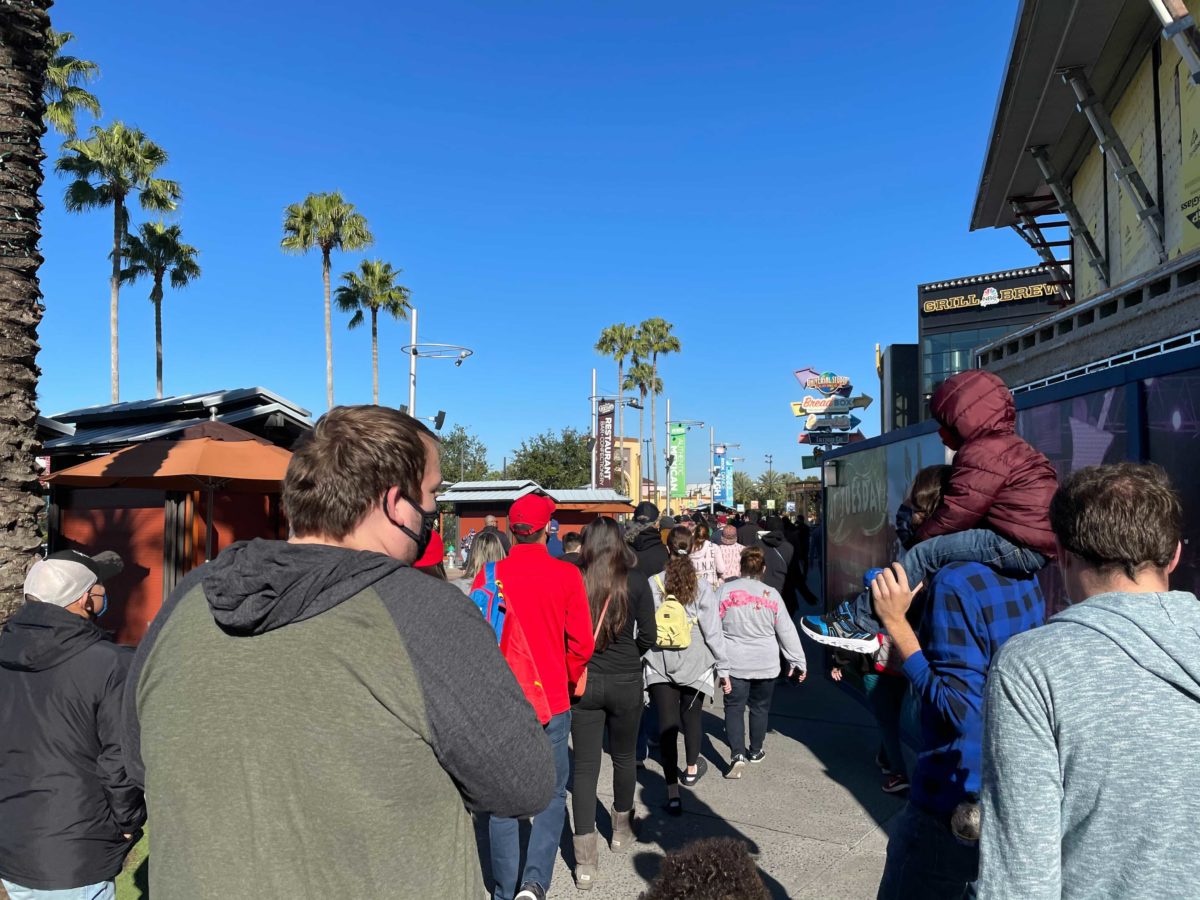 universal-crowds-12-18-1-2