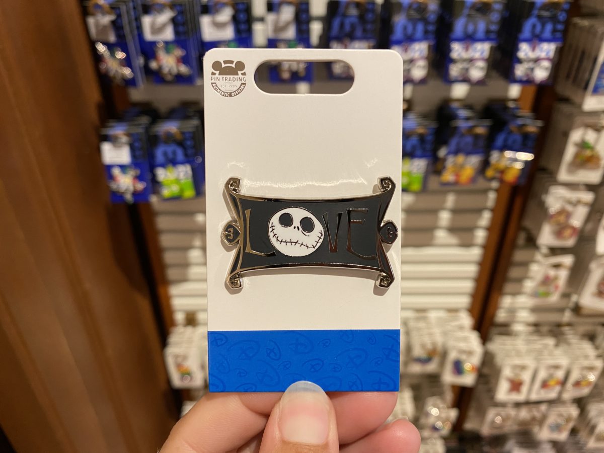 nightmare-before-christmas-jack-skellington-love-open-edition-pin-magic-kingdom-01082021-6107028