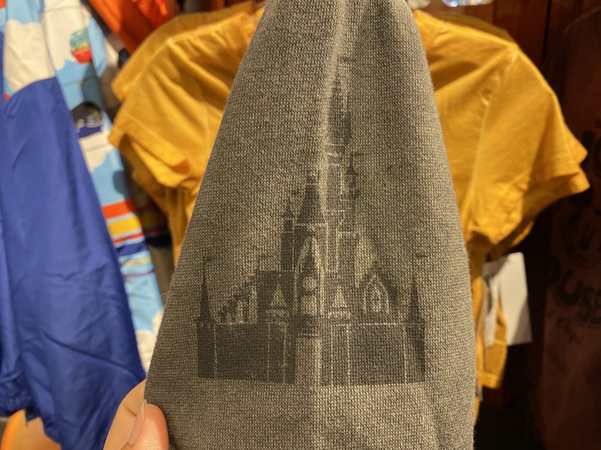 walt-disney-world-grey-sweatshirt-sleeve-detail-epcot-01072021-8188603