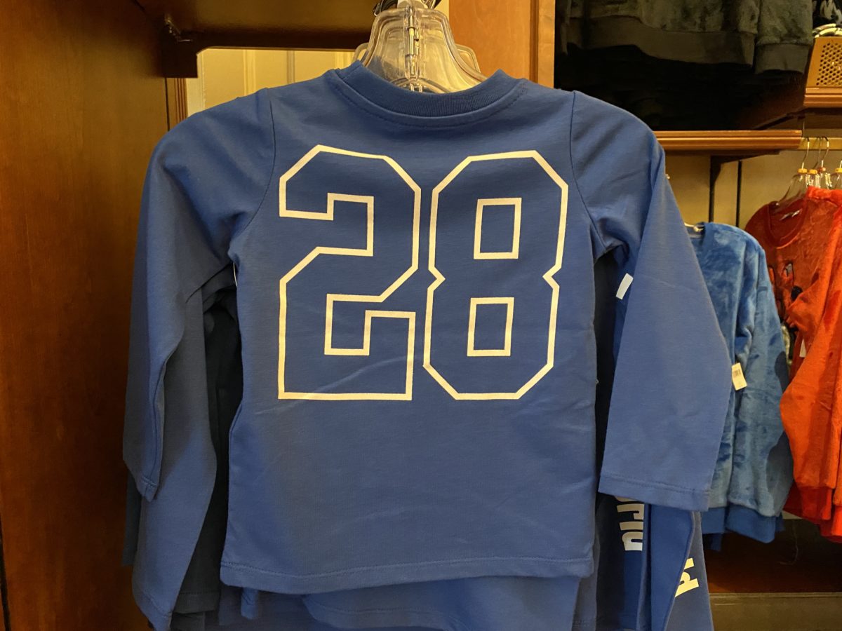 youth-walt-disney-world-mickey-long-sleeve-jersey-28-back-magic-kingdom-01222021-9850127