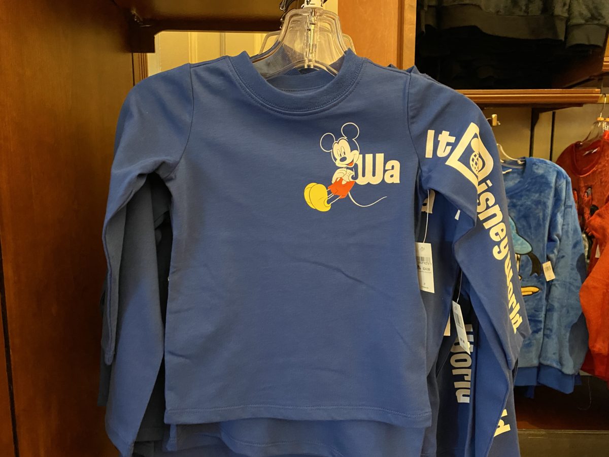 youth-walt-disney-world-mickey-long-sleeve-jersey-28-front-magic-kingdom-01222021-6143143