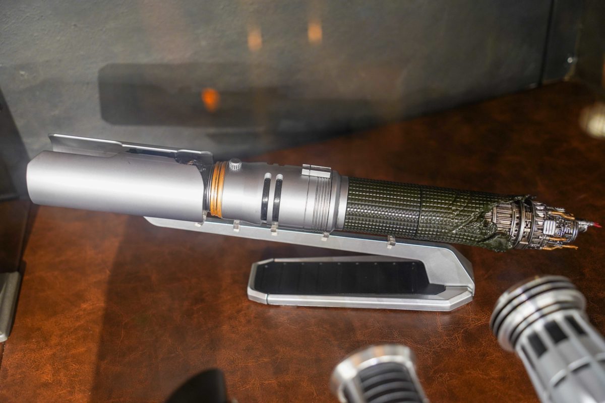 PHOTOS, VIDEO Cal Kestis Legacy Lightsaber Revealed at Dok Ondar’s Den of Antiquities in Star