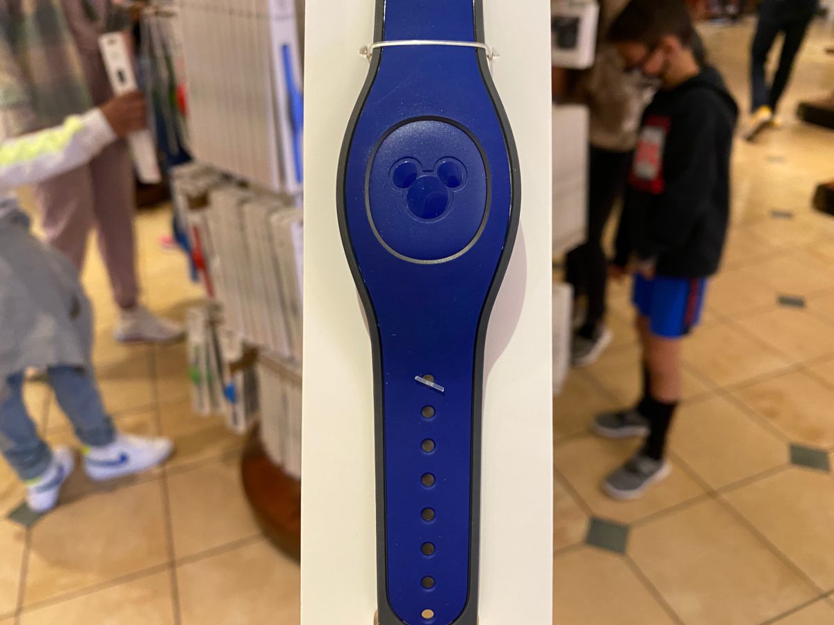 navy-blue-magicband-83