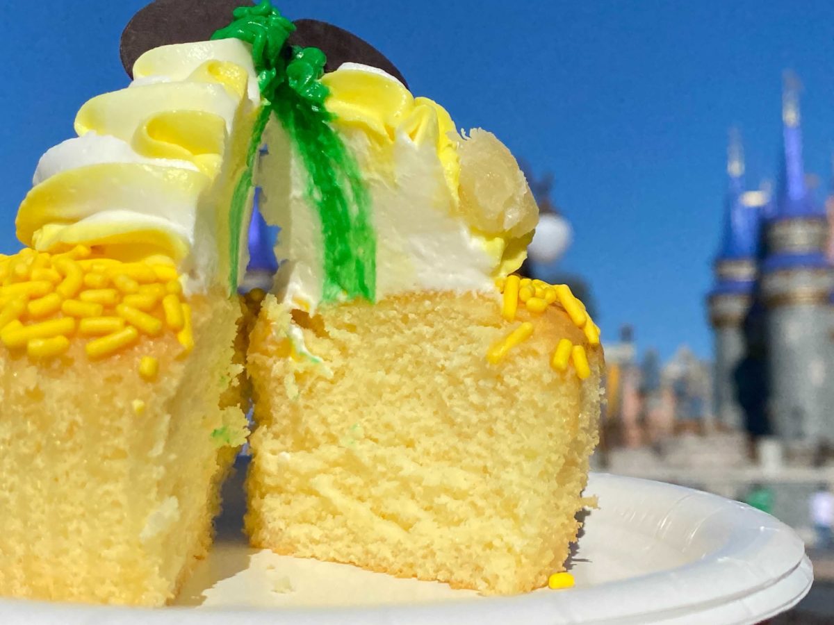 pineapple-cupcake-cut-2